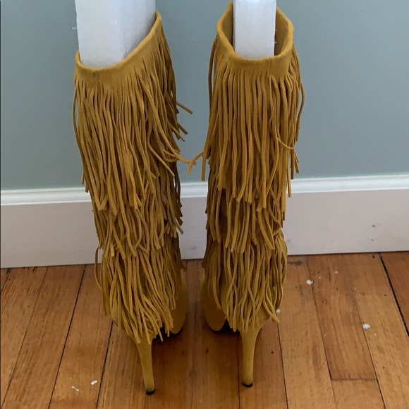 Yellow fringe boots - Picture 2 of 6